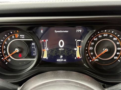 Used 2024 Jeep Gladiator Mojave w/ Steel Bumper Group AWD/4WD image 13