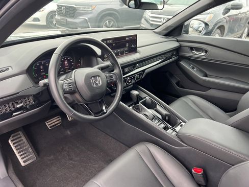 Used 2024 Honda Accord Sport image 9