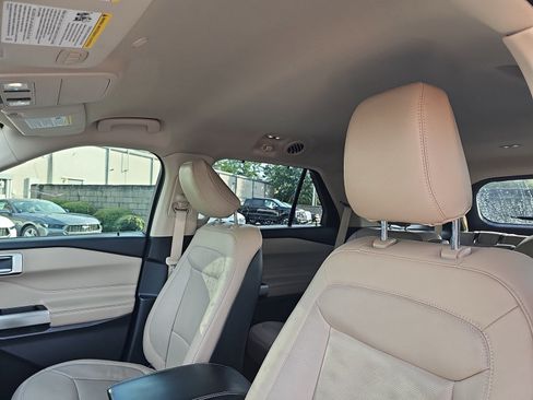 Used 2020 Ford Explorer Limited RWD image 16