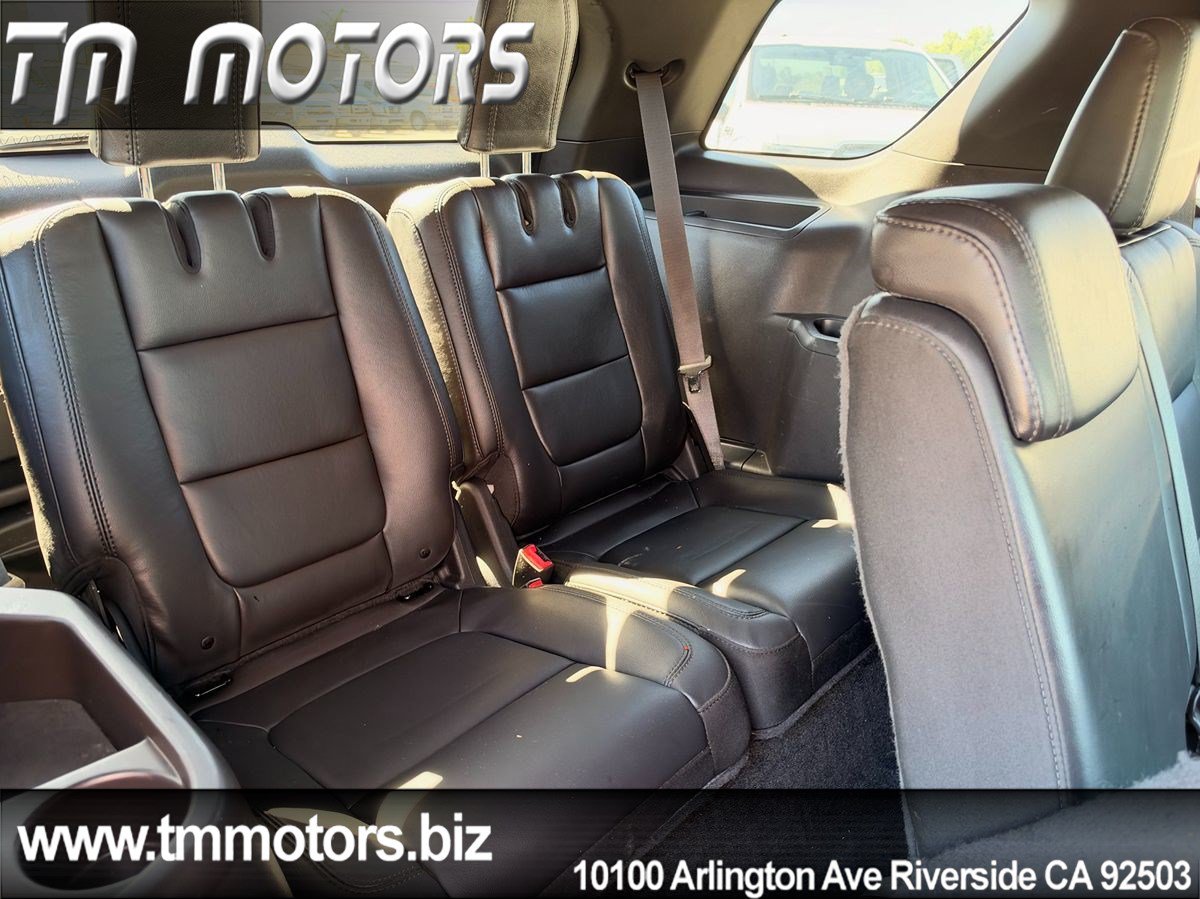 Used 2015 Ford Explorer XLT w/ Equipment Group 202A FWD image 9