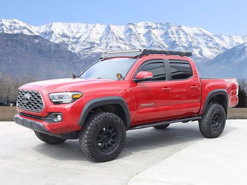 Used 2022 Toyota Tacoma TRD Off-Road w/ Technology Package AWD/4WD image 1