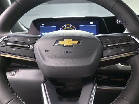 New 2026 Chevrolet Equinox LT w/ Convenience Package II image 18