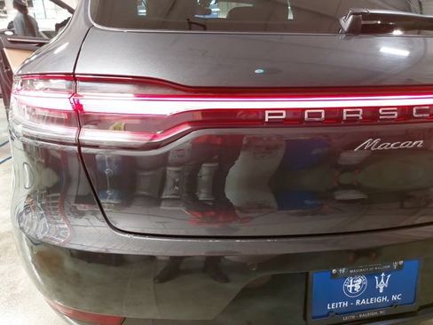 Certified 2019 Porsche Macan AWD/4WD image 37