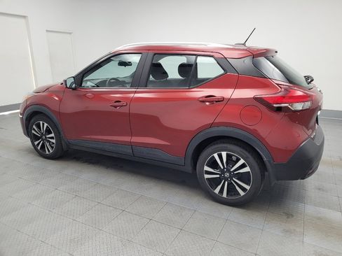 Used 2018 Nissan Kicks SV image 3