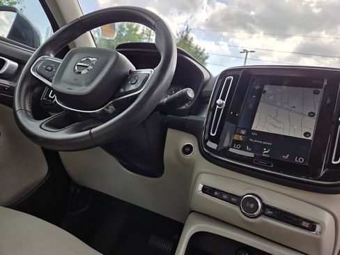 Used 2021 Volvo XC40 T5 Momentum w/ Premium Package AWD/4WD image 33