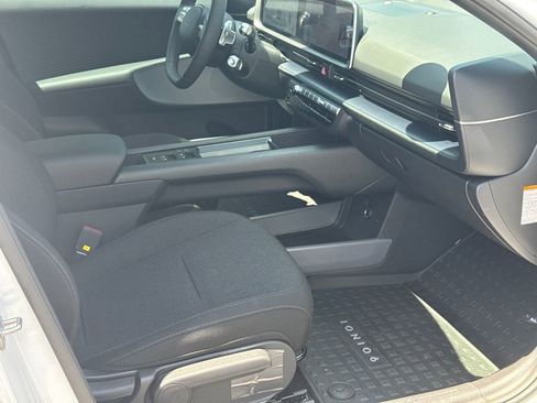 New 2025 Hyundai Ioniq 6 SEL RWD image 13
