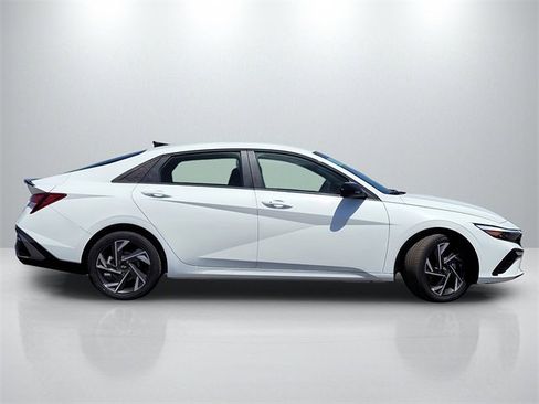 New 2025 Hyundai Elantra Sport image 4