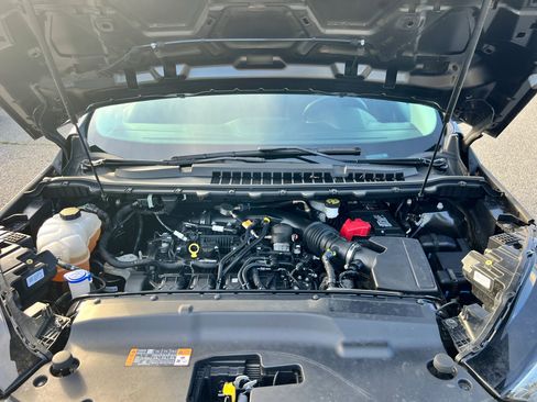 Used 2020 Ford Edge SE image 21