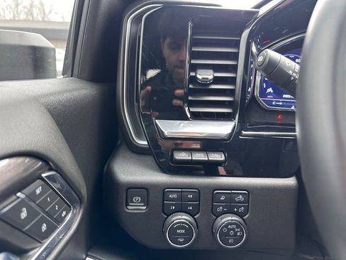 Used 2024 Chevrolet Silverado 3500 LTZ w/ LTZ Premium Package image 22