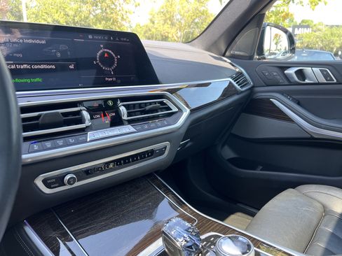 Used 2021 BMW X5 xDrive40i w/ Executive Package AWD/4WD image 30