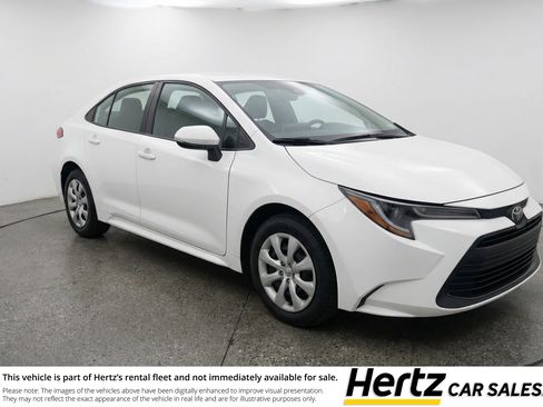 Used 2025 Toyota Corolla LE image 1