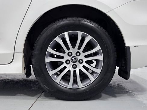 Used 2018 Toyota Sienna XLE Premium FWD image 31
