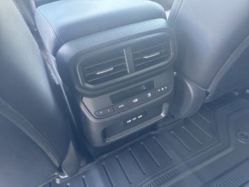 New 2025 Honda Pilot EX-L image 9