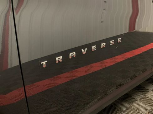 Used 2019 Chevrolet Traverse LT image 12
