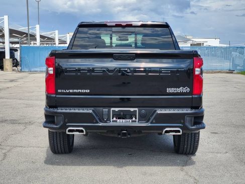 Certified 2025 Chevrolet Silverado 1500 High Country w/ High Country Premium Package AWD/4WD image 6