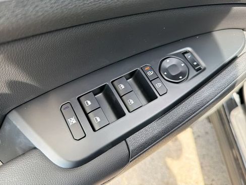 New 2026 Kia Sportage EX FWD image 17