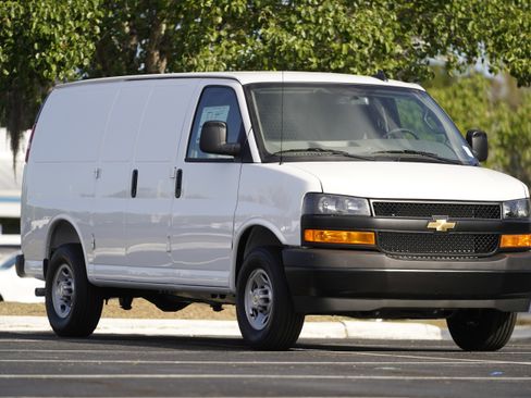 New 2025 Chevrolet Express 2500 w/ Driver Convenience Package RWD image 32