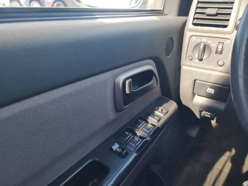 Used 2005 Chevrolet Colorado LS RWD image 28