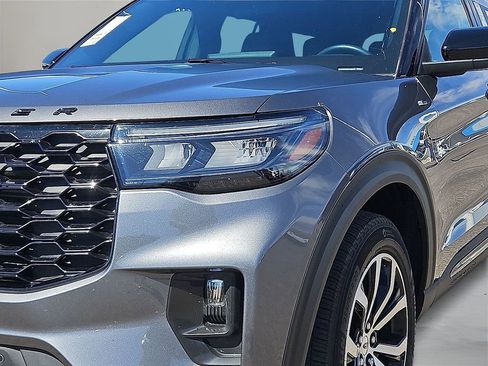Used 2025 Ford Explorer ST-Line image 7