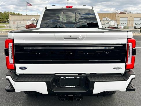 Used 2025 Ford F250 Platinum image 11