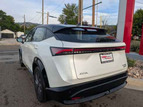 Used 2024 Nissan Ariya AWD image 6