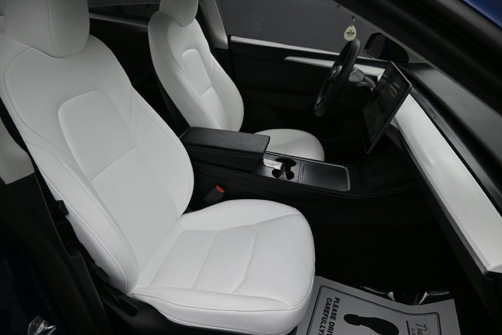 Used 2024 Tesla Model Y 2WD image 32
