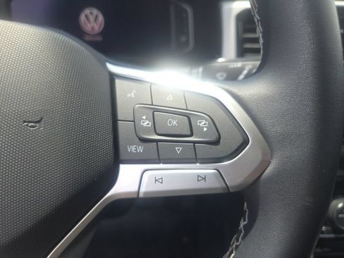 Used 2023 Volkswagen Atlas Cross Sport SE w/ Black Wheel Package AWD/4WD image 31