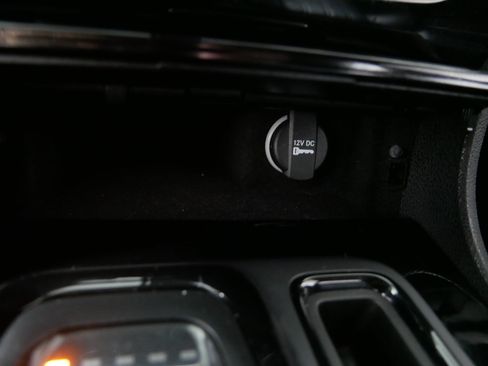 Used 2018 Chrysler 300 S AWD/4WD image 30