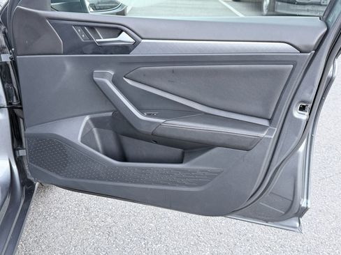 Used 2024 Volkswagen Jetta SE FWD image 28