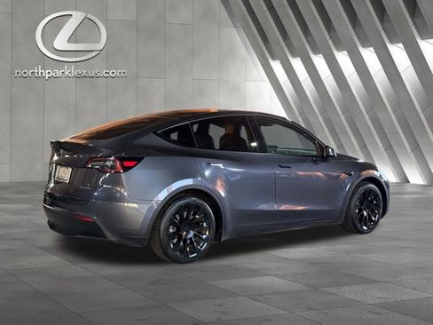 Used 2021 Tesla Model Y Long Range image 6