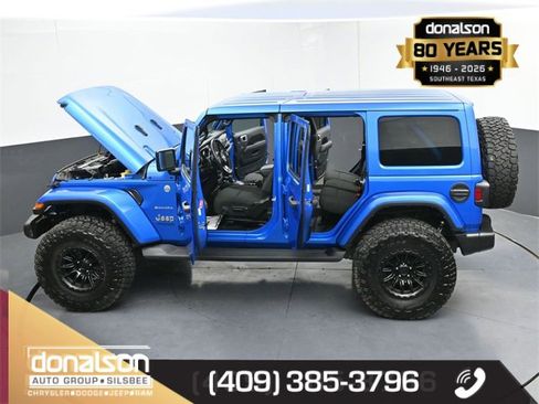 Used 2022 Jeep Wrangler Unlimited Sahara w/ Cold Weather Group image 27