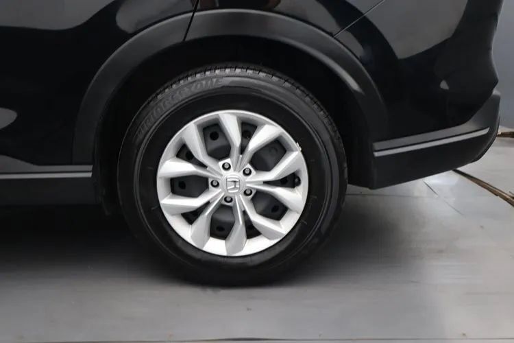 Used 2025 Honda CR-V LX image 32