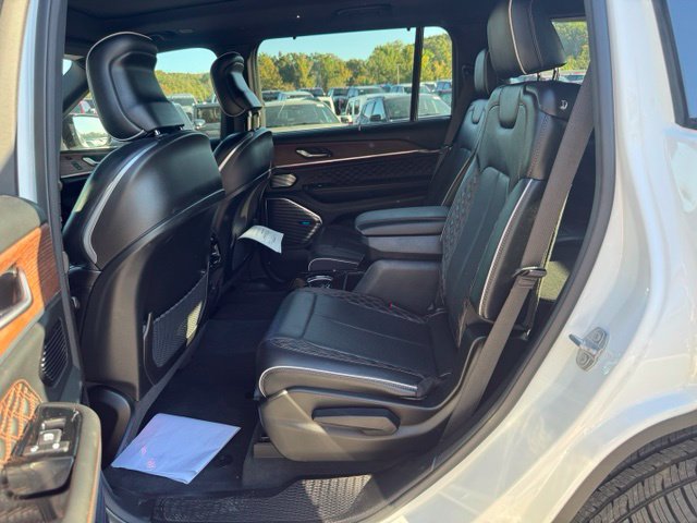 Used 2023 Jeep Grand Cherokee L Summit w/ Advanced Protech Group IV AWD/4WD image 37