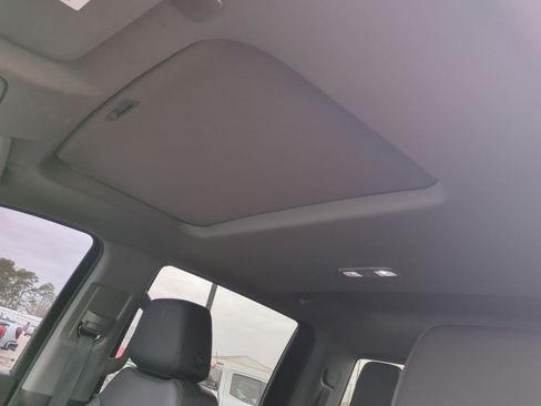 Certified 2022 GMC Sierra 1500 SLT w/ SLT Convenience Package image 19