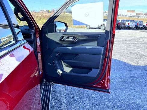 New 2026 GMC Yukon XL AT4 w/ AT4 Premium Plus Package AWD/4WD image 16
