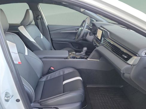 Used 2026 Toyota Camry SE image 23