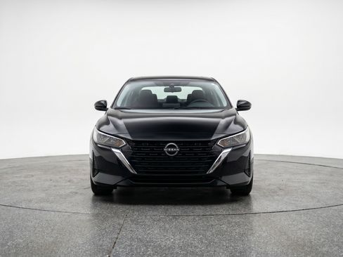 Used 2025 Nissan Sentra SV FWD image 2