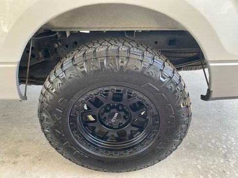 Used 2013 Ford F150 XLT w/ Luxury Equipment Group RWD image 24