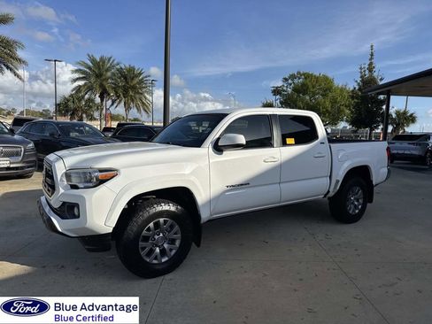 Used 2017 Toyota Tacoma SR5 w/ Tow Package image 5