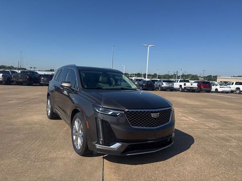 Used 2020 Cadillac XT6 Premium Luxury FWD image 1
