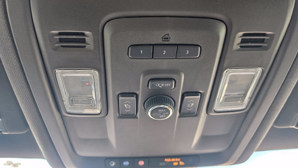 Used 2023 Chevrolet Tahoe LT w/ Luxury Package RWD image 43