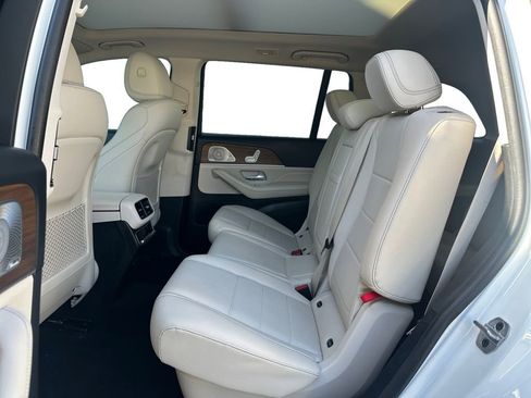 Used 2021 Mercedes-Benz GLS 450 4MATIC image 16