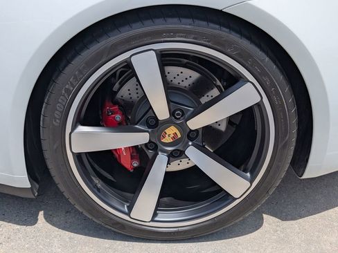 Certified 2024 Porsche 911 Targa 4S AWD/4WD image 32