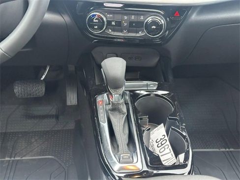 New 2026 Chevrolet Trax LT w/ Sunroof Package image 9