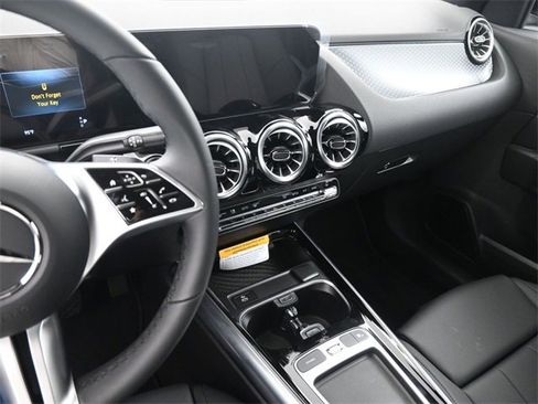 New 2025 Mercedes-Benz GLA 250 4MATIC image 9