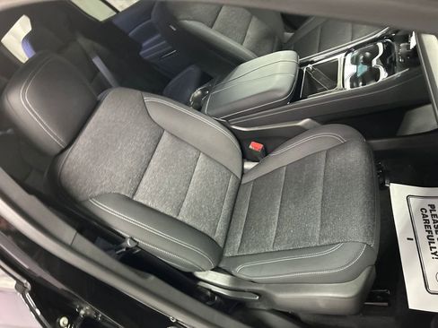 Used 2025 Chevrolet Traverse LT w/ Enhanced Driving Package image 26