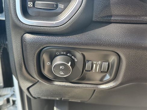 Used 2024 RAM 2500 Laramie AWD/4WD image 17