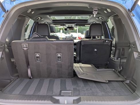Used 2025 Honda Pilot TrailSport image 26