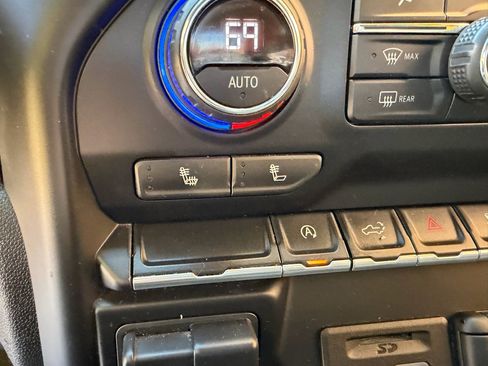 Used 2020 Chevrolet Silverado 1500 LT w/ All-Star Edition image 18