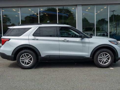 New 2026 Ford Explorer Active AWD/4WD image 5